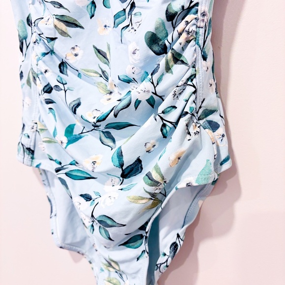 NIP TUCK – Light blue floral one-piece swimsuit * - Picture 9 of 9